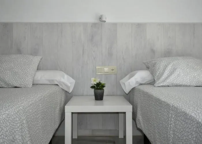 Apartamento ¡nuevo! Zona Tranquila Cerca De La Playa De La Carihuela *